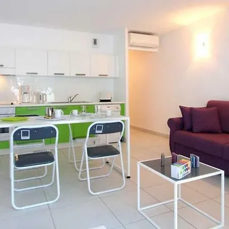 L'ile-rousse Sleeps 2 Pool Air Con Wifi 度假居