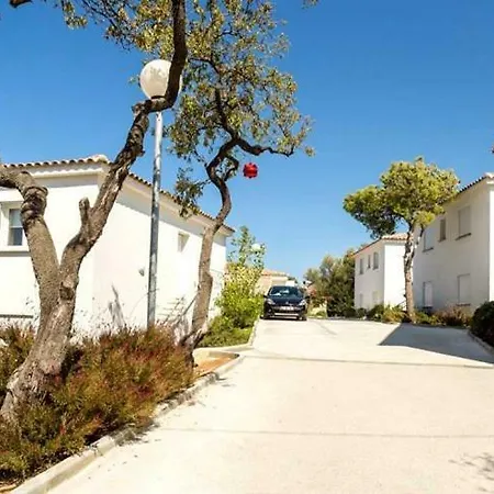 L'ile-rousse Sleeps 2 Pool Air Con Wifi 度假居